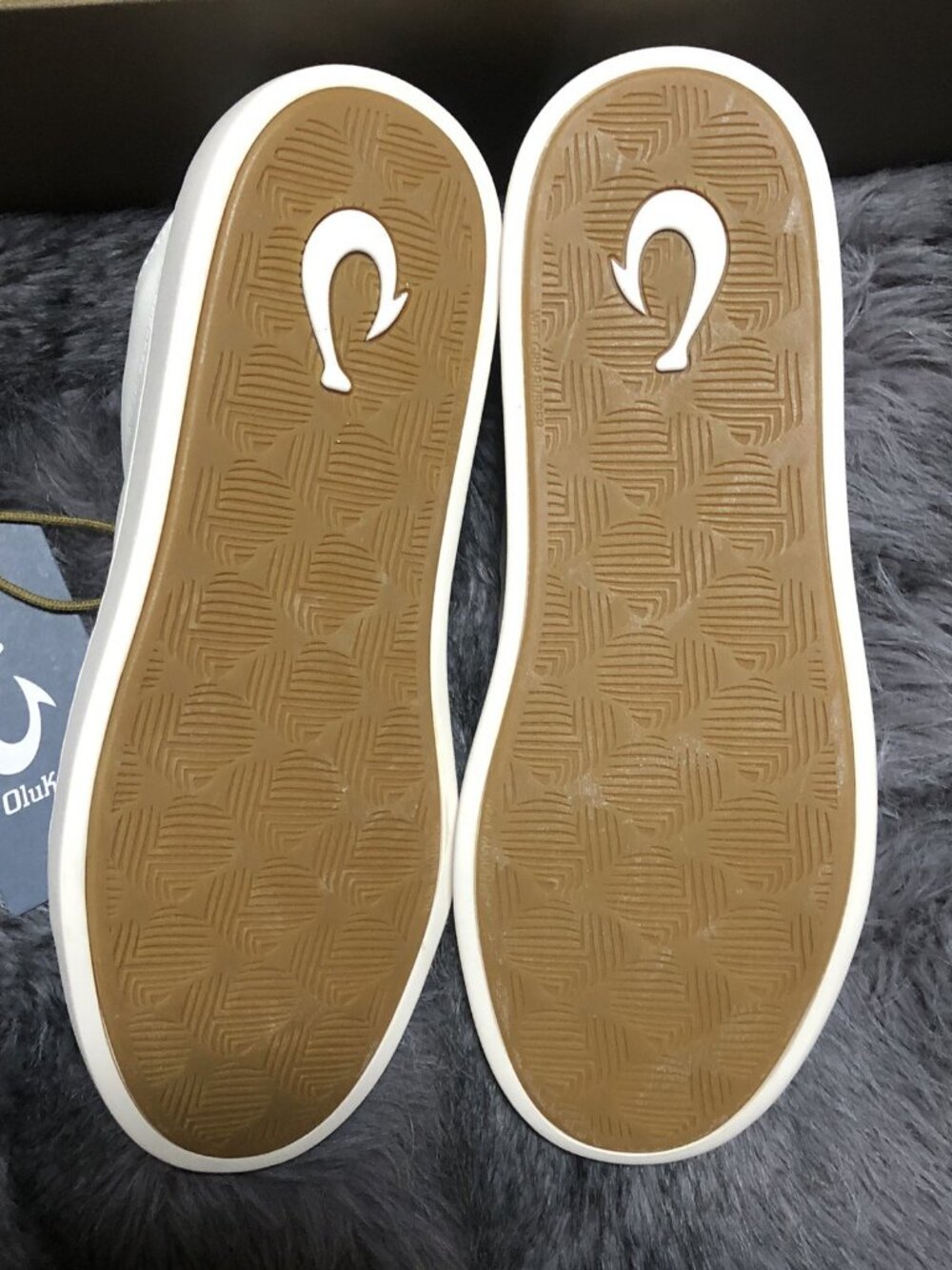 OluKai Women’s Pehuea Li ‘Ili Bright White Lace Up Shoes, Size 8, 20433-WBWB - Picture 5 of 5